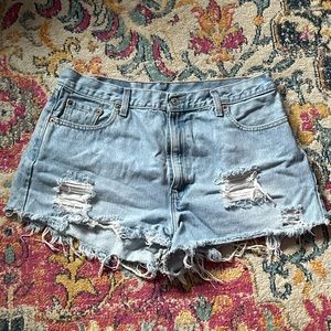 Levi’s 560 straight leg ripped shorts